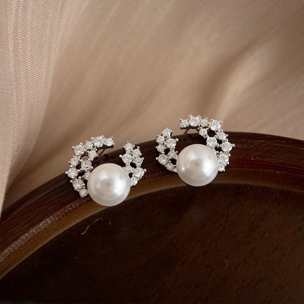 Zirkonia Mond Perlen Ohrstecker: Vielseitiger Luxus 925 Silber.