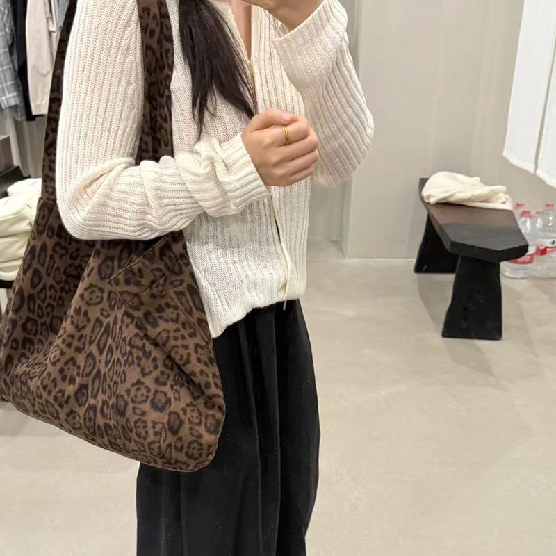 Yogodlns Retro Leopard Print Niche Commuter Large Capacity Shoulder Bag Totes Autumn and Winter New Travel Underarm Bag