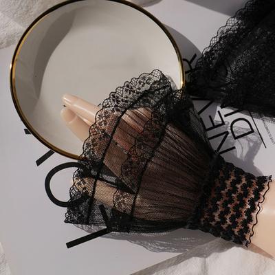 1 Pair Women Prom Gloves See-through Lace Hollow Out Ruffle Edge Thin Wrist Cuff Fingerless Performances Bride Wedding Mittens