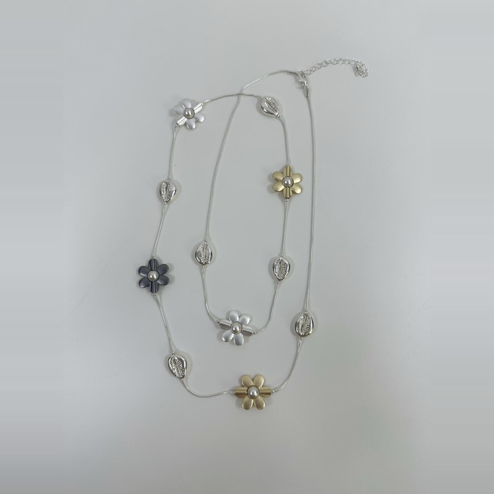 

Pearl flower conch pendant necklace simple cold wind collarbone chain niche temperament fashionable versatile jewelry