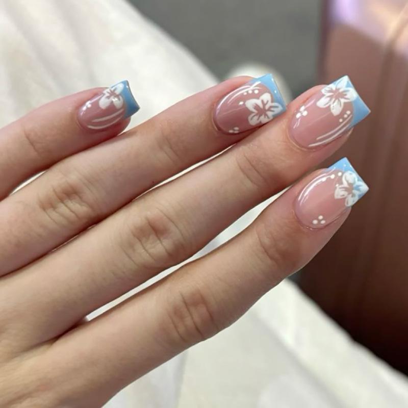 French blue manicure nail piece, fresh flower summer wear nail piece