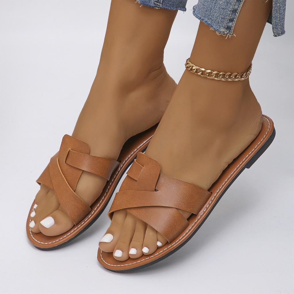 Summer women's color set, wearing casual fish mouth slippers outside the feet