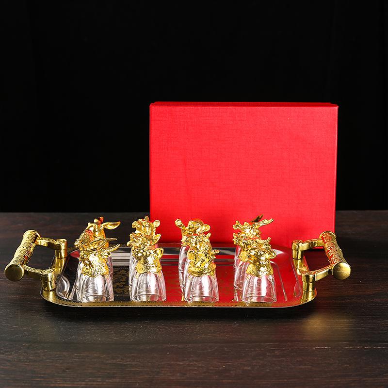 New creative twelve zodiac Chinese liquor glass wine dispenser set Gift box, a small wine glass as a souvenir for home parties