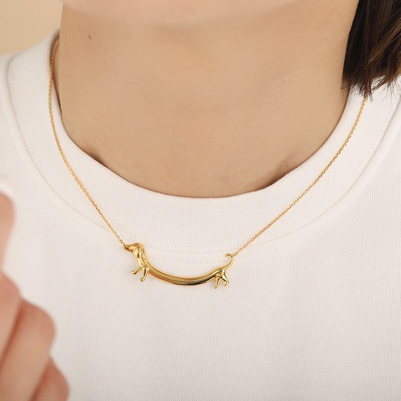 New Dachshund Cute Dog Necklace, Fashion and Creative Niche Collarbone Chain for Women