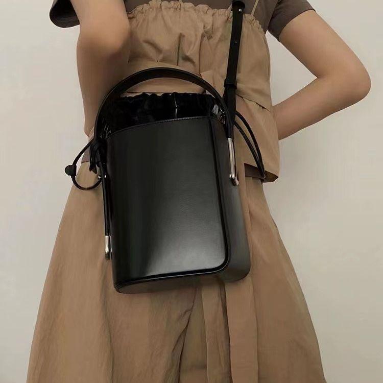 

Niche Light Luxury Women s Box Bag - 2024 Summer High-End Versatile Crossbody Handbag брудно-білий