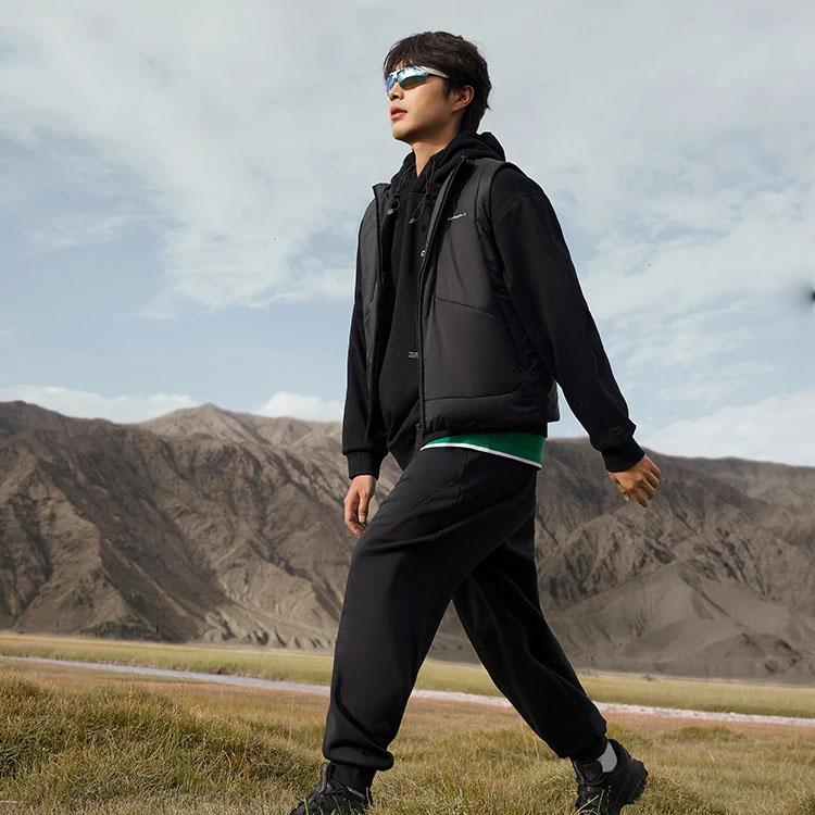 Li Ning CF Su Series Letter Mid Waist Tapered Fleece Knit Sports Pants Men Pants AKLTB07-1