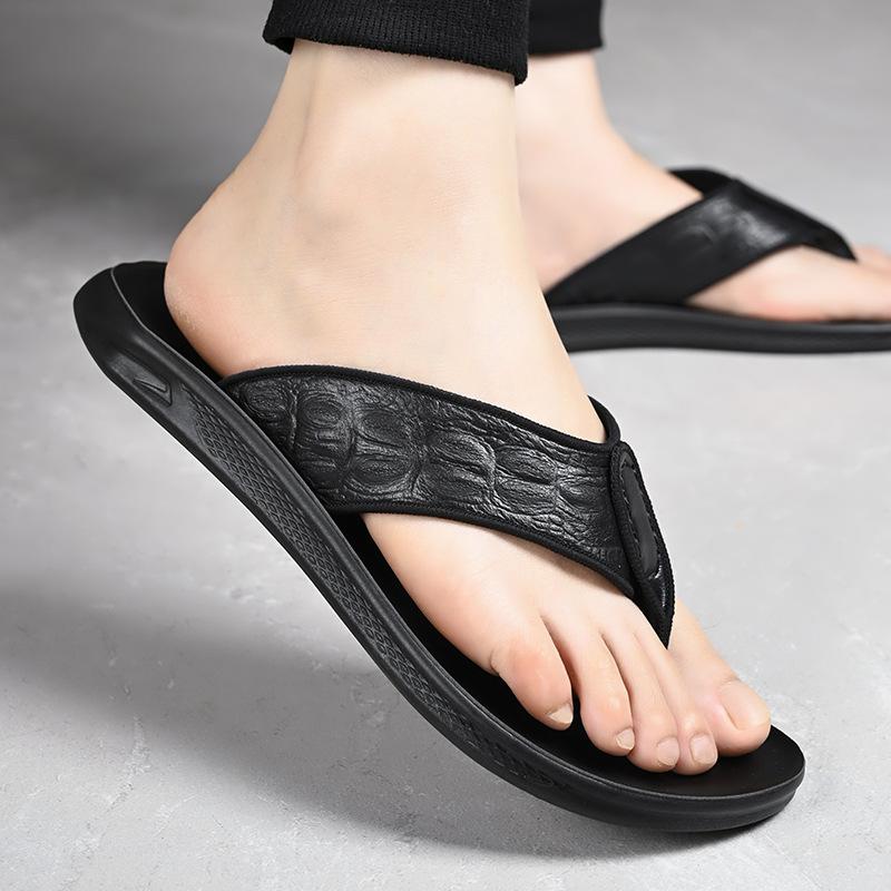 Flip-flops men's outdoor wear non-slip leather pinch feet Vietnamese beach slippers men's sports trendy sandals