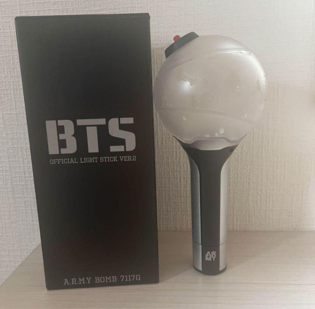 

[Б/У] Фонарик BTS Ami Bomb с коробкой