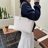 Large Capacity Simple Retro Tote Bag Women's New High-end Woven Pattern Shoulder Bag Commuter Bag