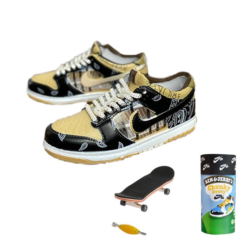 Portachiavi VANS A Forma Di Scarpa Skateboard Alta - Modello Classico Sk8 - Nero Multicolor
