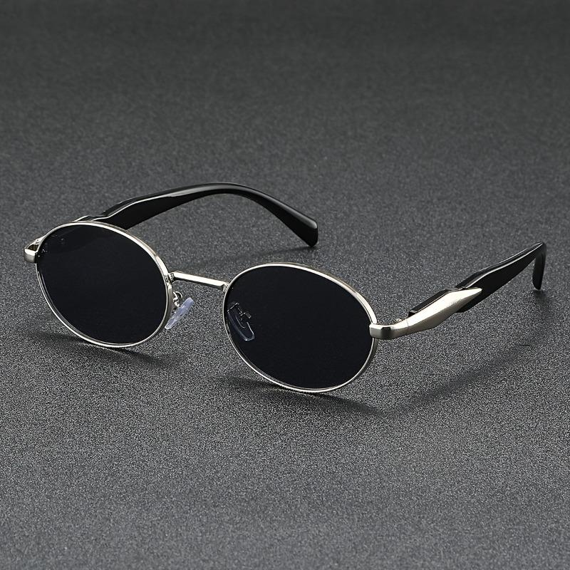 A Pair of Retro Luxury Style Oval Frame Glasses Suitable for Both Men and Women Fashionable and Versatile