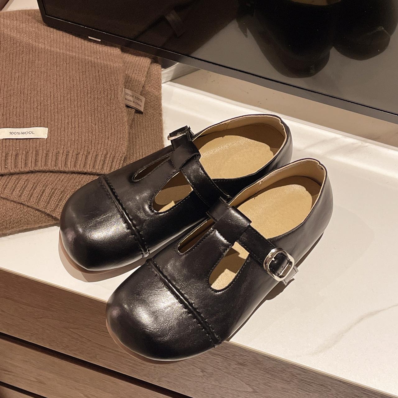 

Легкие универсальные туфли-лодочки на плоской подошве в стиле ретро для женщин, весна-лето 2025, юбка, мягкая подошва, маленькие кожаные туфли Мэри Джейн 40 чёрный