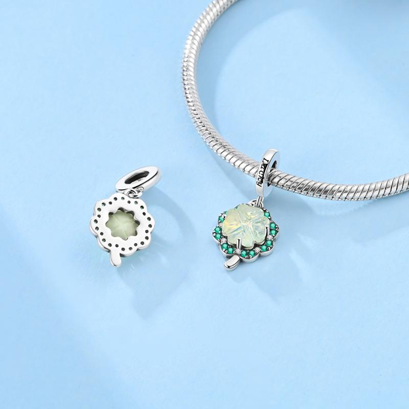 Charms Original Copper Green Zircon Four-Leaf Clover Pendant Beads Fit Bracelet Women Jewelry Diy Gift Accessory