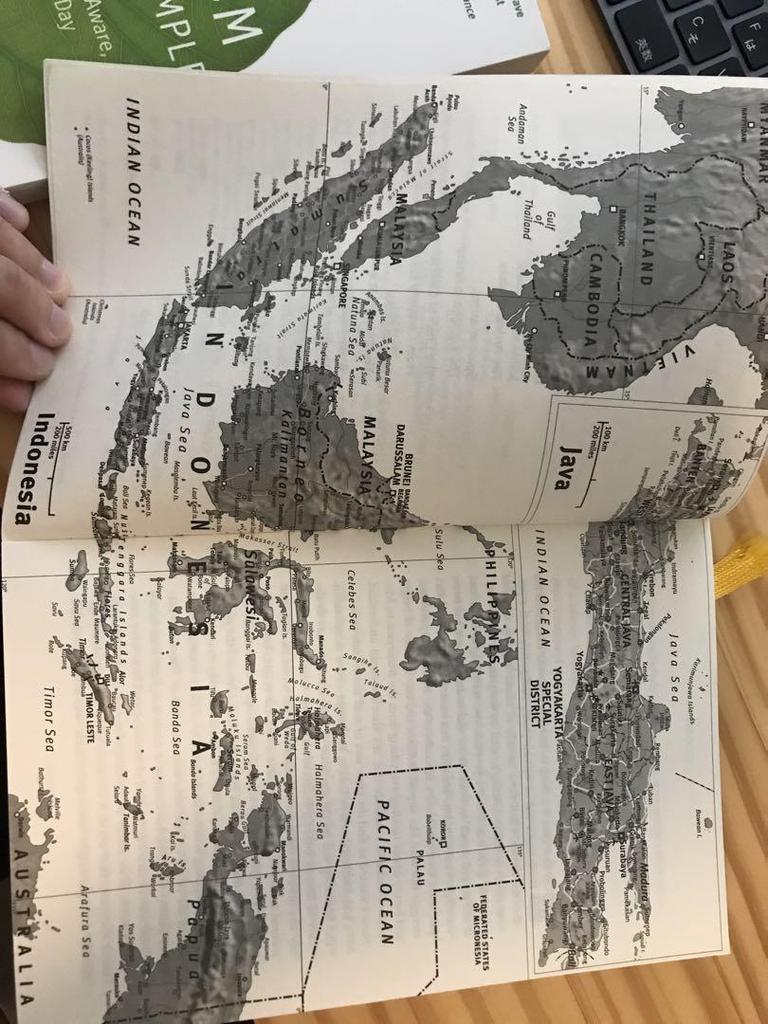 [USED] Foreign Book Paper Pack: A Brief History of Indonesia