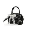 High sense women's bag 2025 new trendy fashion spring and summer niche design messenger bag popular portable pillow bag