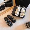 Schwarz Weiß Leder Sandalen Sommer Damen Schuhe Eckige Zehenpartie Flache Sandalen Dicke Sohle Metall Quadratische Schnalle Mode Einfache Sandalen