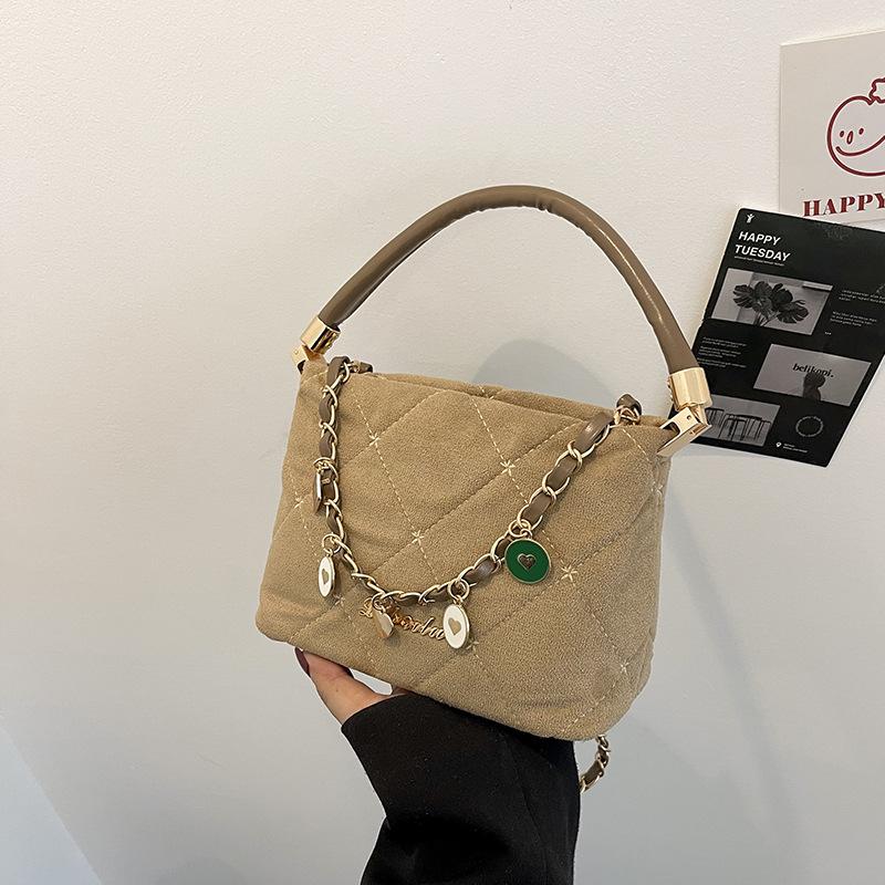 

Осенью и зимой популярная матовая маленькая женская сумка 2024 года, новая модная сумка-мессенджер с цепочкой, ретро-сумка-ведро хаки