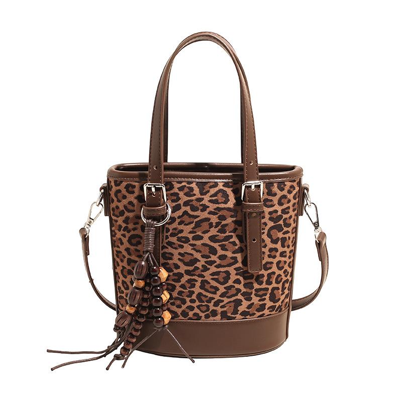 Premium Niche Bag Women's Autumn and Winter 2025 New Retro Leopard Print Shoulder Messenger Bag Women's Portable Bucket Bag