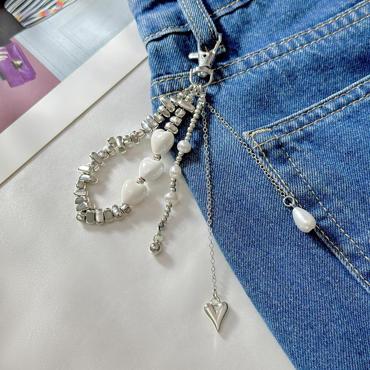 

Simple Ceramic Love Trouser Chain Keychain Pendant, Imitation Pearl Irregular Beaded Bag Chain Pendant