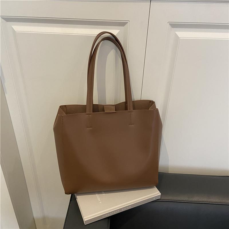 Premium big bag New trendy fashion women's bag Shoulder bag Large capacity versatile commuter tote bag