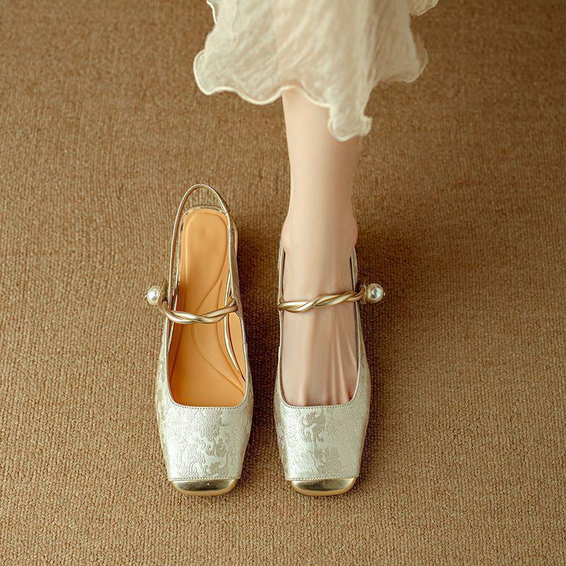 

Guofeng New Chinese Embroidered Baotou Sandals Women s 2025 New Thick Heel Middle Heel Square Head Fairy Single Shoes Women s 35