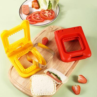 Articoli per la cucina – Preparare sandwich