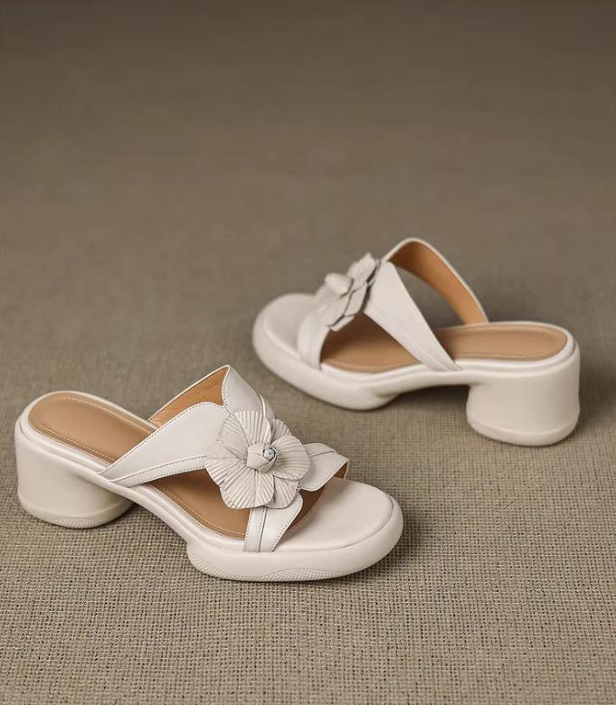 French Retro Floral Cross-strap Sandals, Versatile for Outdoor Wear, Summer 2026 High Heels