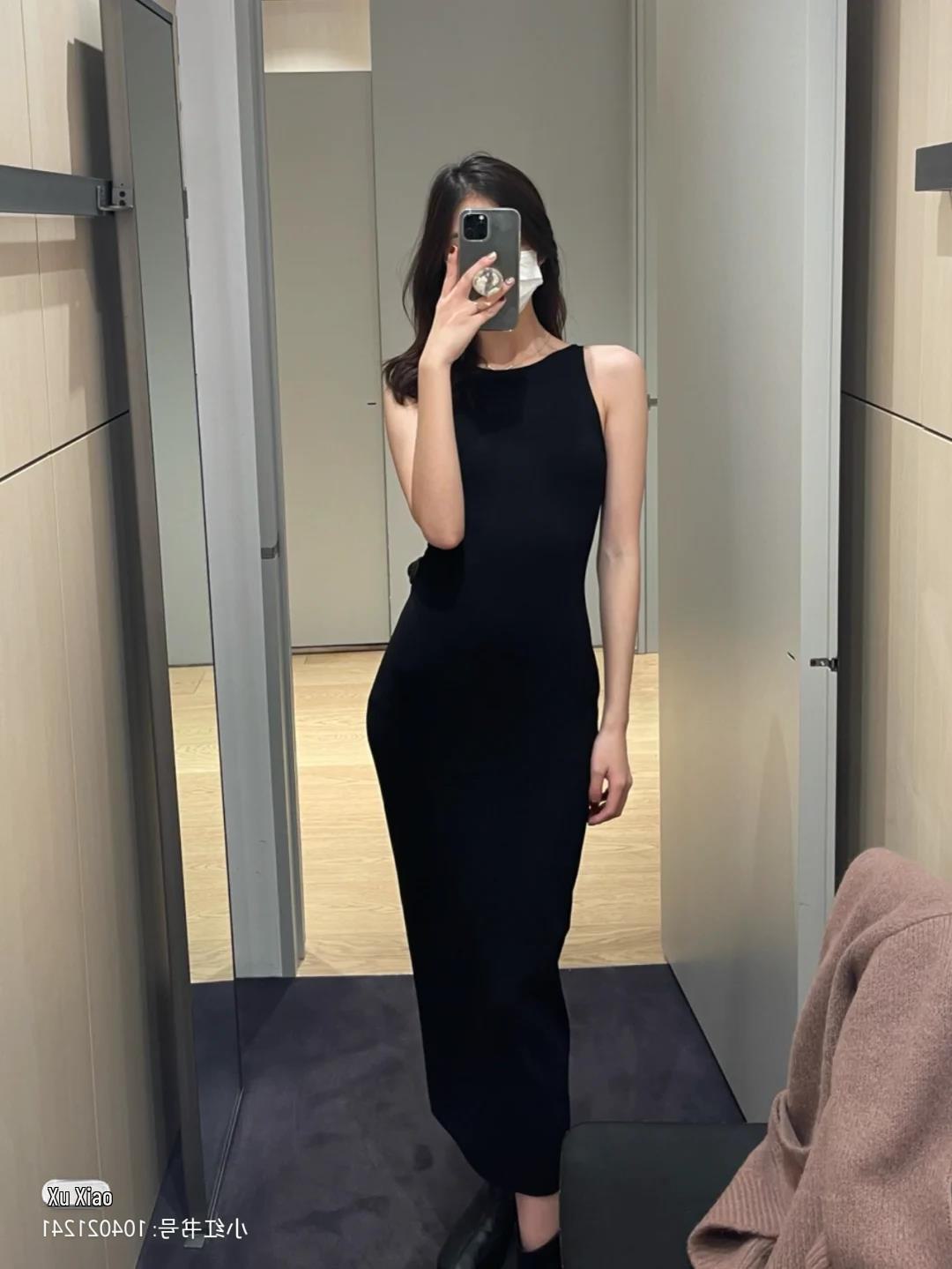 

2023 Весна/Лето Знаменитости Стройное Без Рукавов I-образным Вырезом Однотонное Трикотажное Платье Облегающее Бедра Для Женщин One size