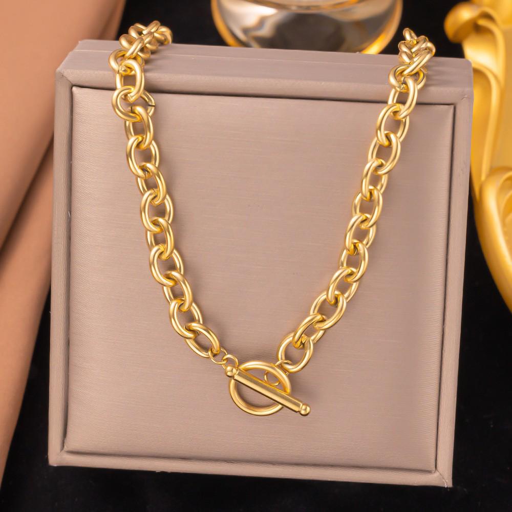 Moda Europeo-Americana Collana a Strati con Catena Piatta a Maglia Serpente a Tre Strati per Donna - Catena Clavicola con Croce in Metallo