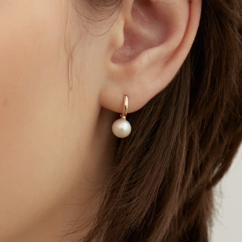 LUNNE 14k Grace Freshwater Pearl One-Touch Hoop Earrings (14k Gold) #LFE22