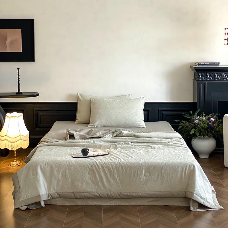 Hodo Soy Protein Jacquard Quilt