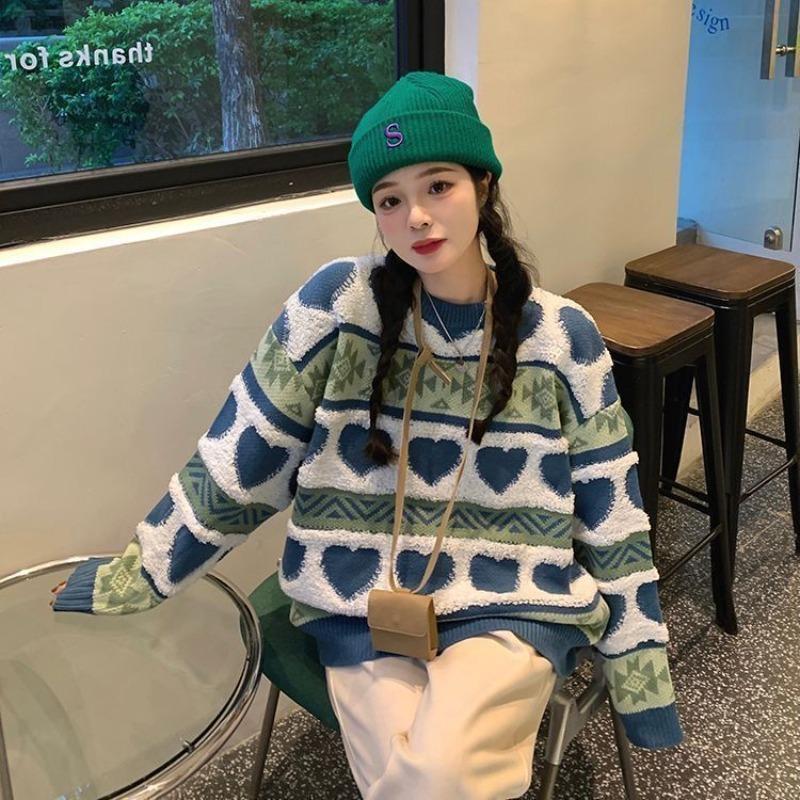 

Colorful striped women s sweater Round neck long sleeved knitted pullover sweaters Winter warm fashion woman casual top One Size зелений