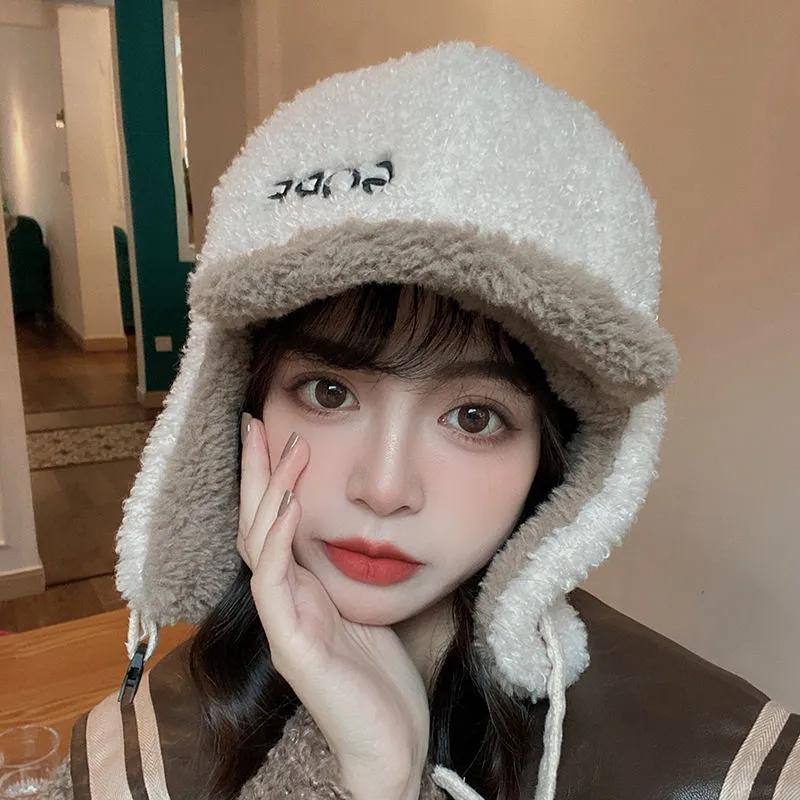 Damen Herbst und Winter verdickte Lammwollmütze im koreanischen Stil, niedlich, Radfahren, kältebeständig, warm, winddicht, Ohrenschützer, Kopfmütze, Buchstaben-Stickerei-Kappe