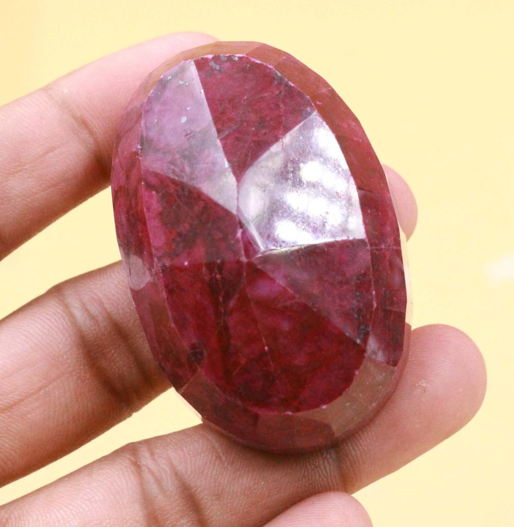 543.05 Carat Martin Luther King Jr. Day Red Ruby Oval Shape Certified Africa Gemstone SN216