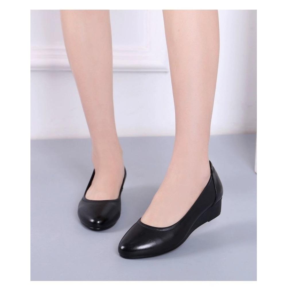 Winter Women's Waterproof Non-slip Soft Leather Soft-soled Leather Shoes Women's Wedge Heel Flat-soled Leather Shoes
