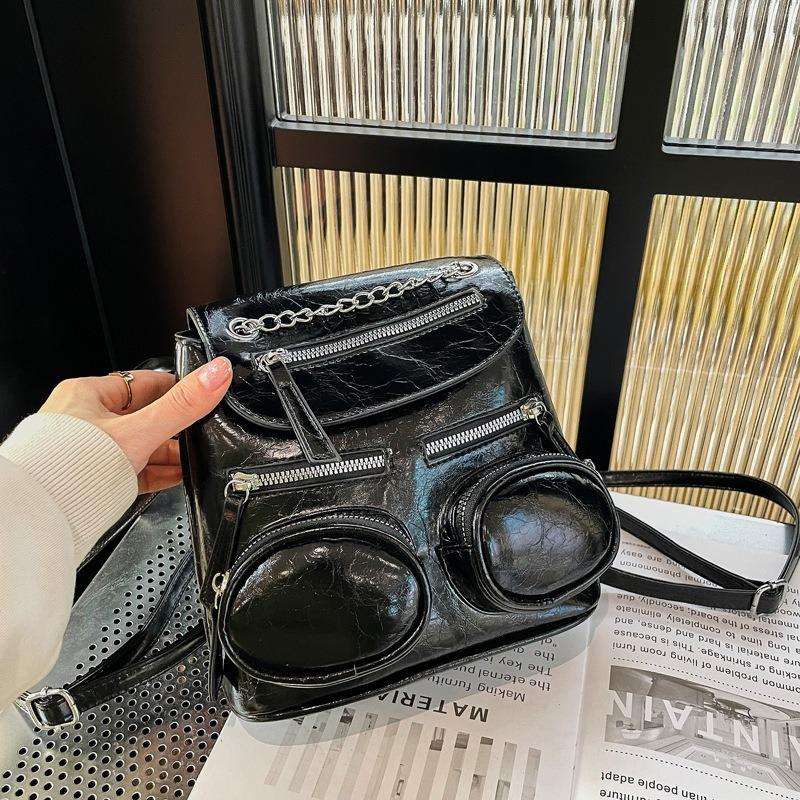 Rucksack Damenmode Frühling und Sommer Lässige Kettentasche Nischendesign Verbinder Trend Leichtgewichtiger Kleiner Rucksack