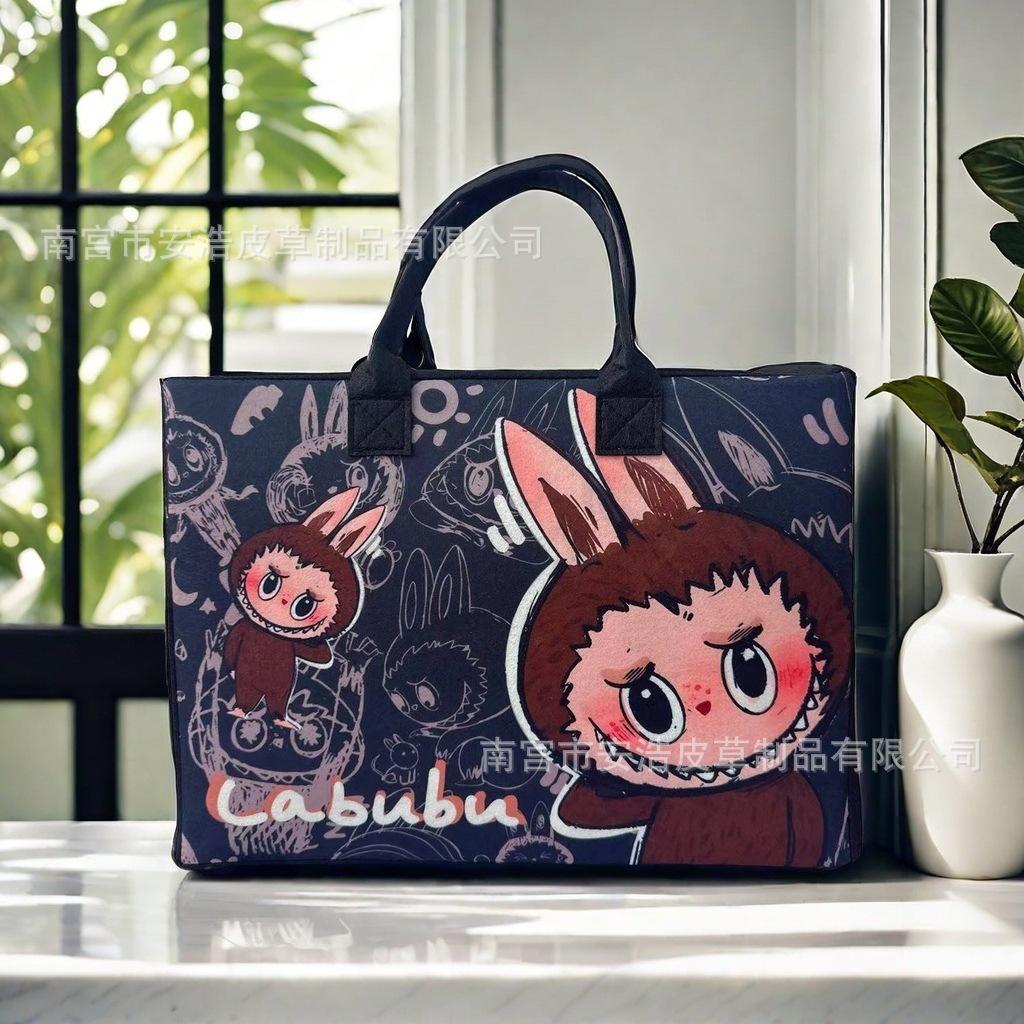 Nová labubu kreslená plstěná přenosná ruční jednoduchá dětská taška tote taška na obědový box úložná taška taška na jídlo