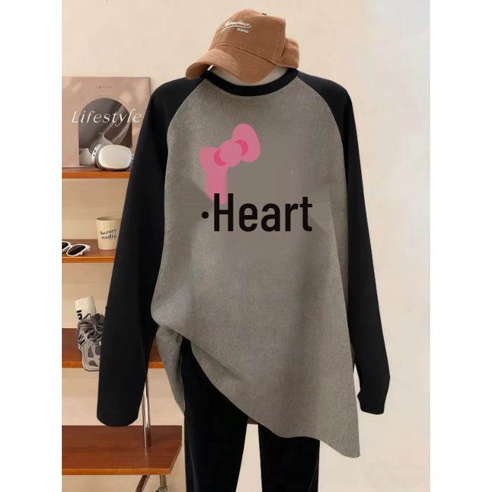

Women s Mid-Length Long-Sleeve T-Shirt, Loose Fit, Fleece-Lined, Age-Reducing Design, Fall 2025 Fashion, Butt-Covering Base Layer. Large абрикосовый/чёрный