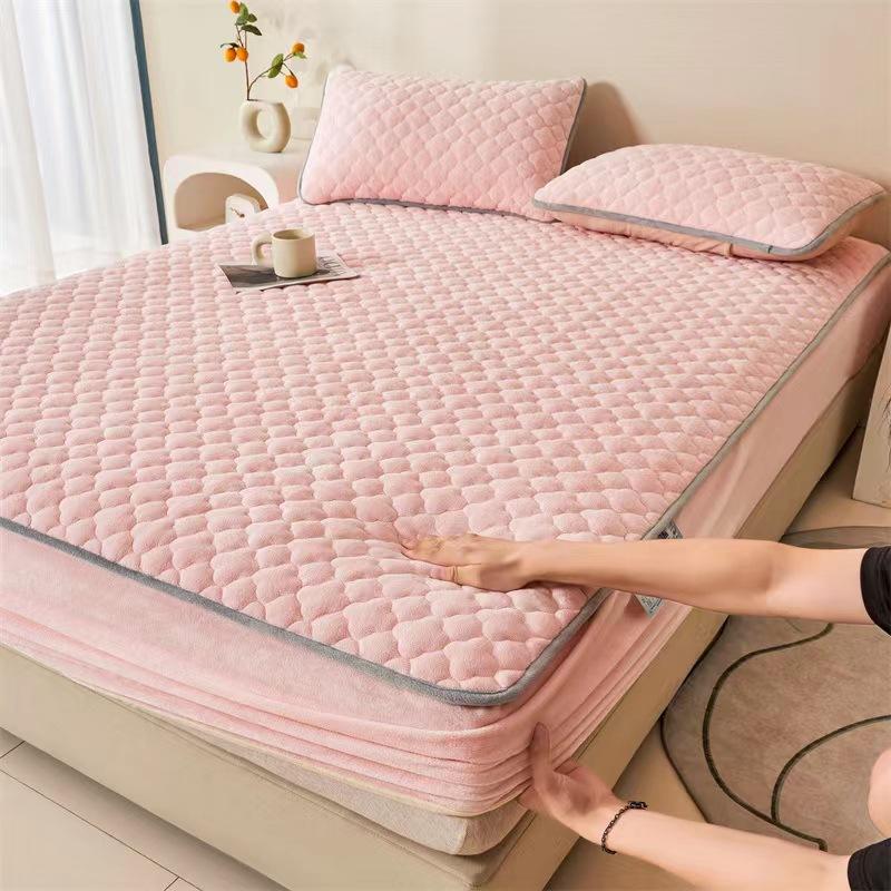 Mother-and-baby Milk Velvet Padded Bedspread with Cotton Padded Single and Double Simmons Bedspread Mattress Protective Cover