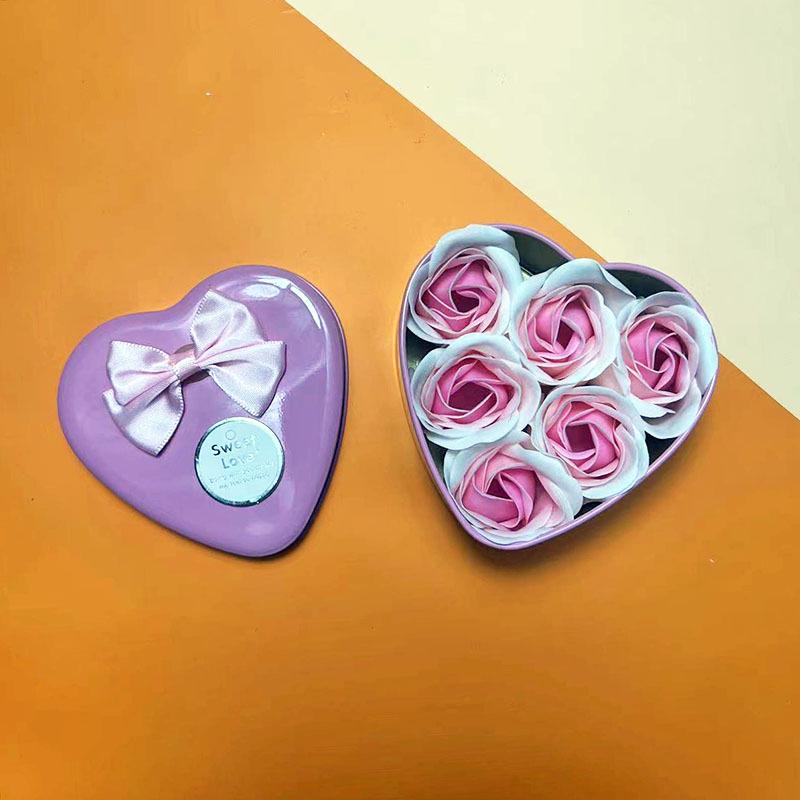 Valentine's Day Heart-Shaped Rose Soap Flower Gift Box for Girlfriend - Creative Souvenir
