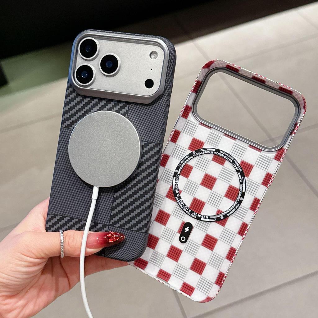 iPhone 17 Kevlar Case: Carbon Fiber Magnetic Skin-Feel Matte Cover for Apple 16 Pro Max