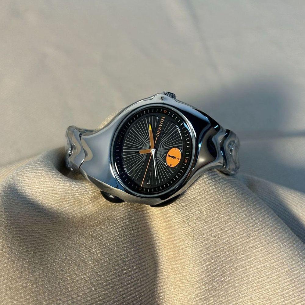Stainless Steel Strap Men Watches Waterproof Silver Quartz Wristwatches Quartz Movement Distorted Design Alien Twist Watch