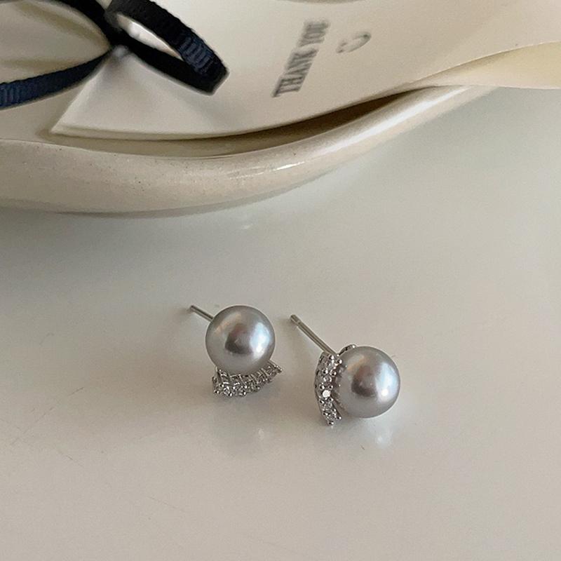 

Vintage Light Luxury Grey Pearl Earrings for Women Fashion French Elegant Crystal Daily Wear Simple Jewelry Party Gifts
