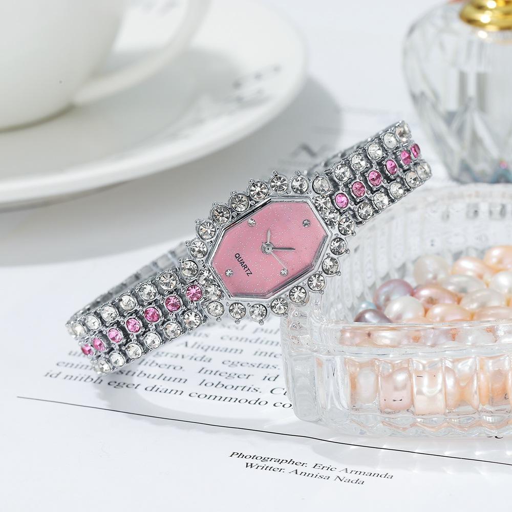 New Style Steel Band Bracelet Simple Casual Jewelry Ladies Watch Personality Oval Diamond Alloy Watch Ladies