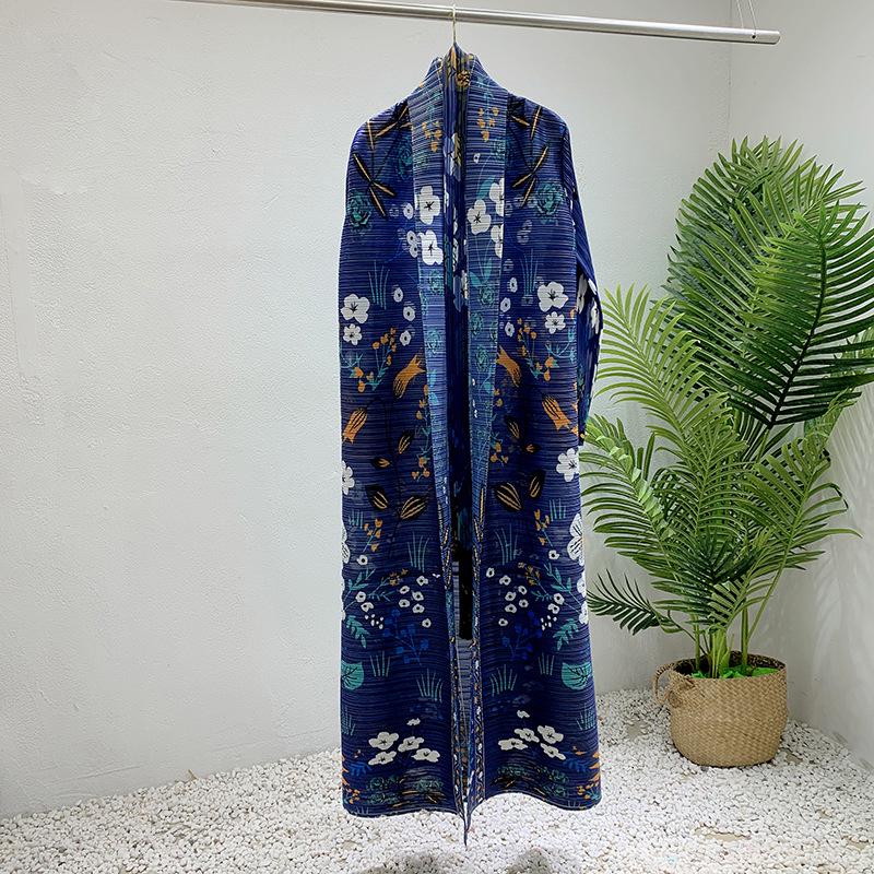 

Women s Long Pleated Coat - Spring & Autumn 2024, New Print Design, Long Sleeve, with Tie Waist, Trendy Outerwear/Robe. One Size синий