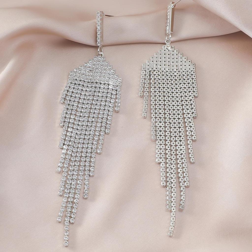 Rhinestone Tassel Earrings: Sparkling, Long, Versatile, and Chic Claw Chain Design