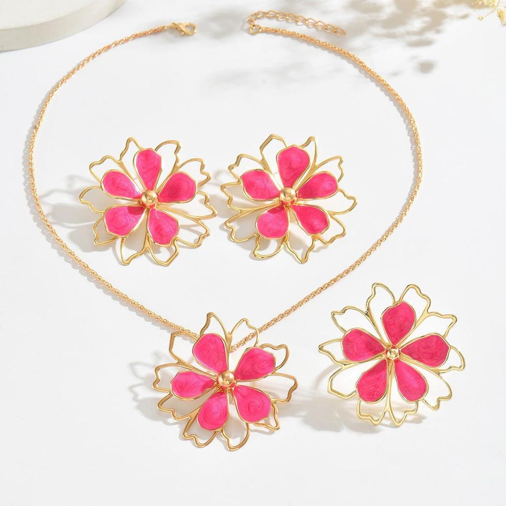 European-American Starfish Necklace & Earring Set: High-End Clavicle Chain, Light Luxury Vacation Style for Women.