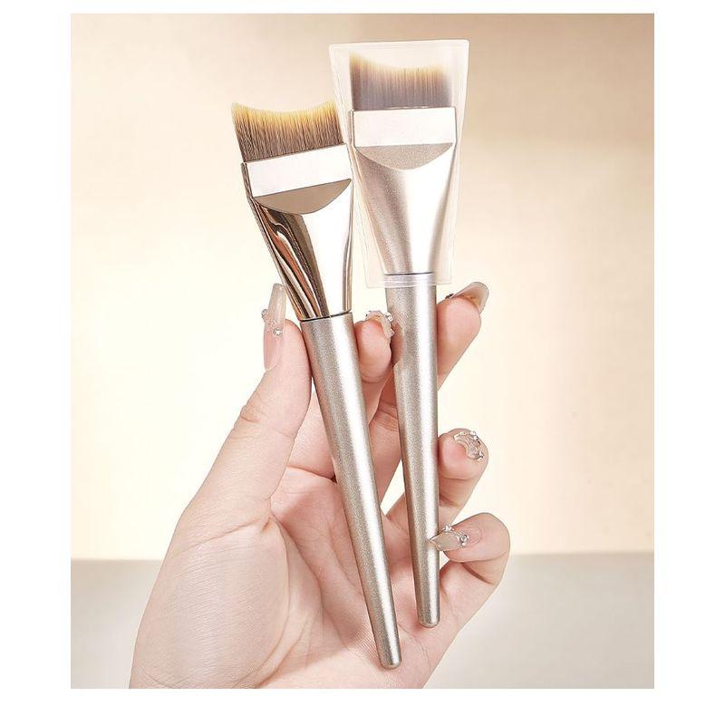 Jesireca - Curve Flacher Foundation Pinsel