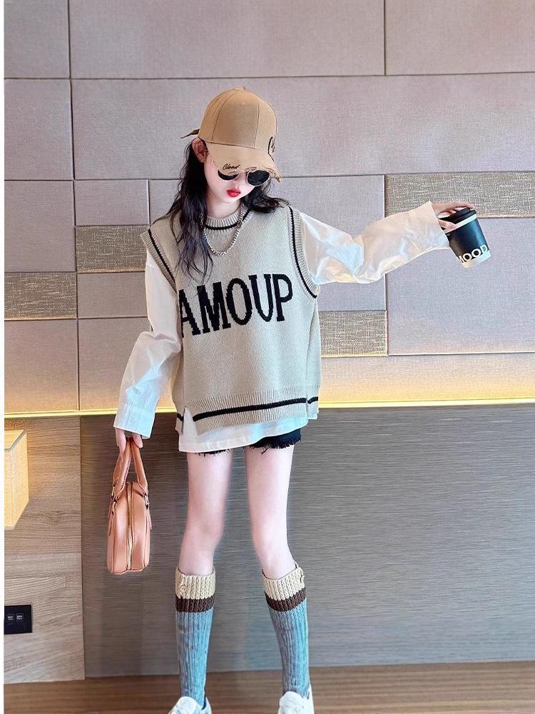 2025 Spring & Autumn Girls' Fashionable Knitted Vest and Top Set