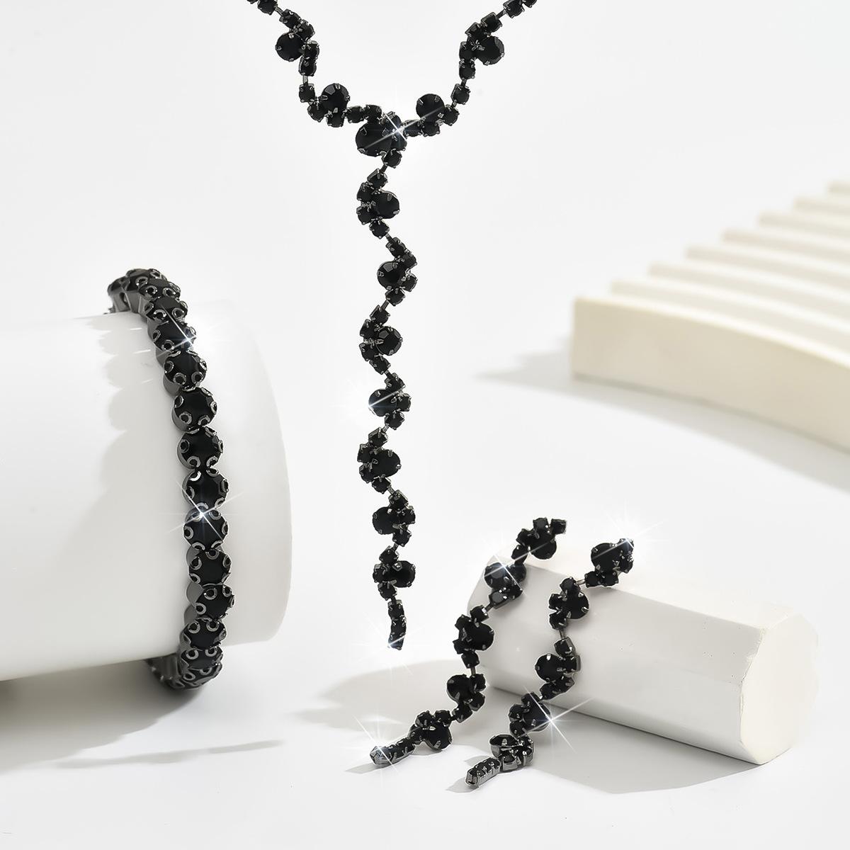 

Подарочный набор ювелирных изделий Цепочка-когти с бриллиантами из трех частей Ожерелье Серьги Браслет Вечернее платье Аксессуары